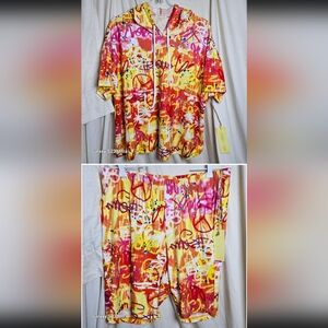 Top & shorts set Paper + tee grafitti hooded short sleeve sz 2X fits like 18/20